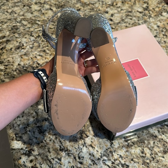 Kate spade platform heel. Size 9 includes Vivian Lou high heel inserts. - Picture 12 of 14
